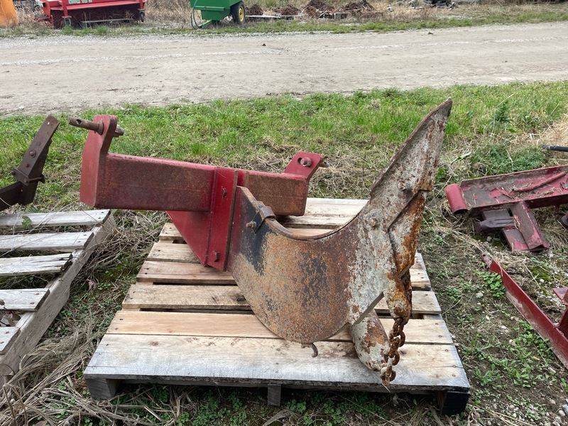 Tillage - Other  Worksaver 3pt 1 Tooth Ripper With Mole Photo