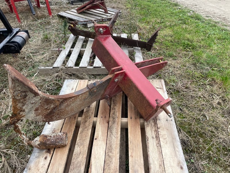 Tillage - Other  Worksaver 3pt 1 Tooth Ripper With Mole Photo