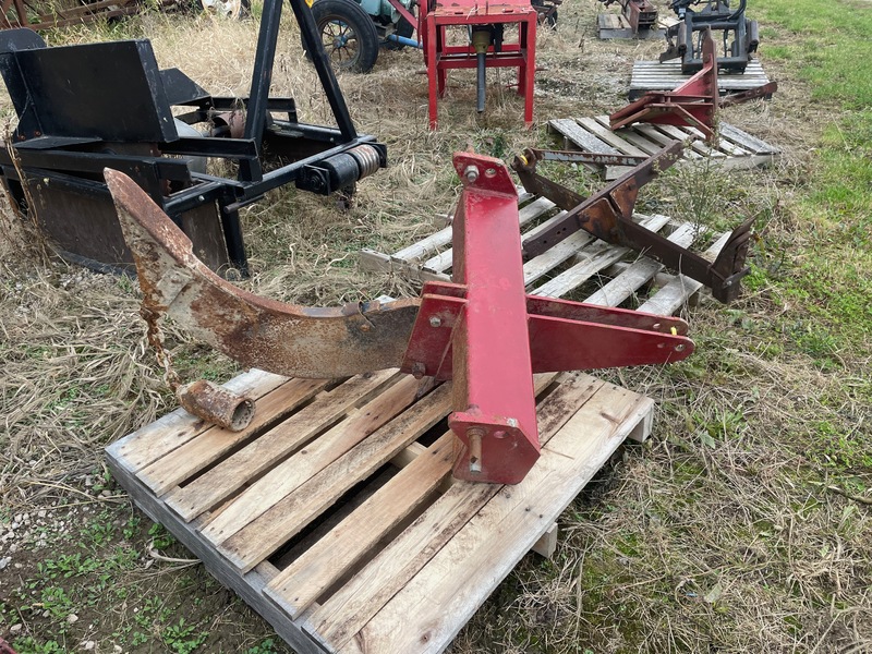 Tillage - Other  Worksaver 3pt 1 Tooth Ripper With Mole Photo