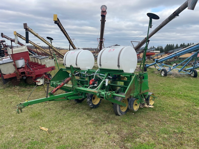 Planting  John Deere Planter with Liquid + Pump | 6 Row, Ground Drive Photo