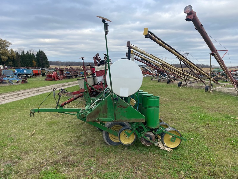 Planting  John Deere Planter with Liquid + Pump | 6 Row, Ground Drive Photo