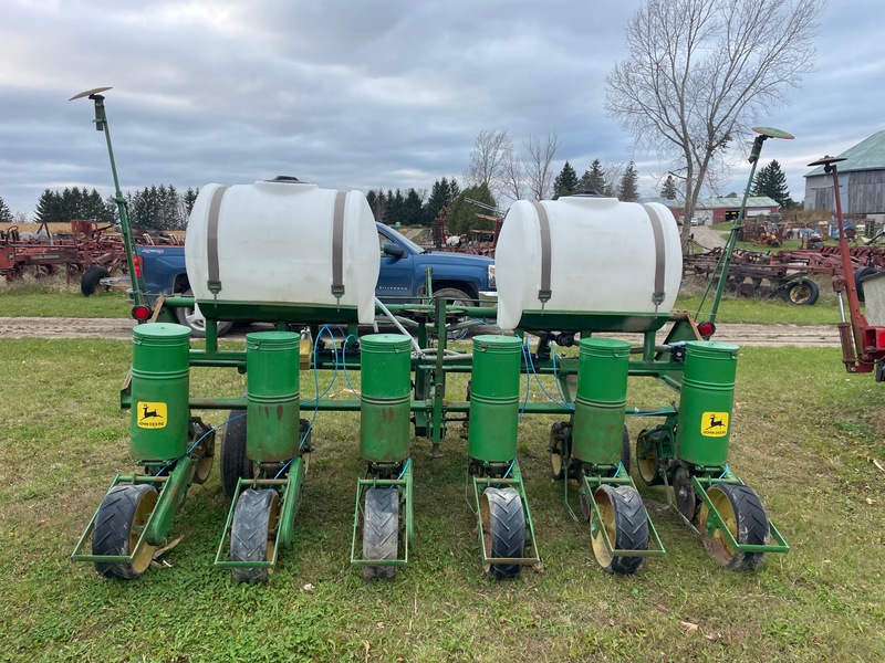 Planting  John Deere Planter with Liquid + Pump | 6 Row, Ground Drive Photo