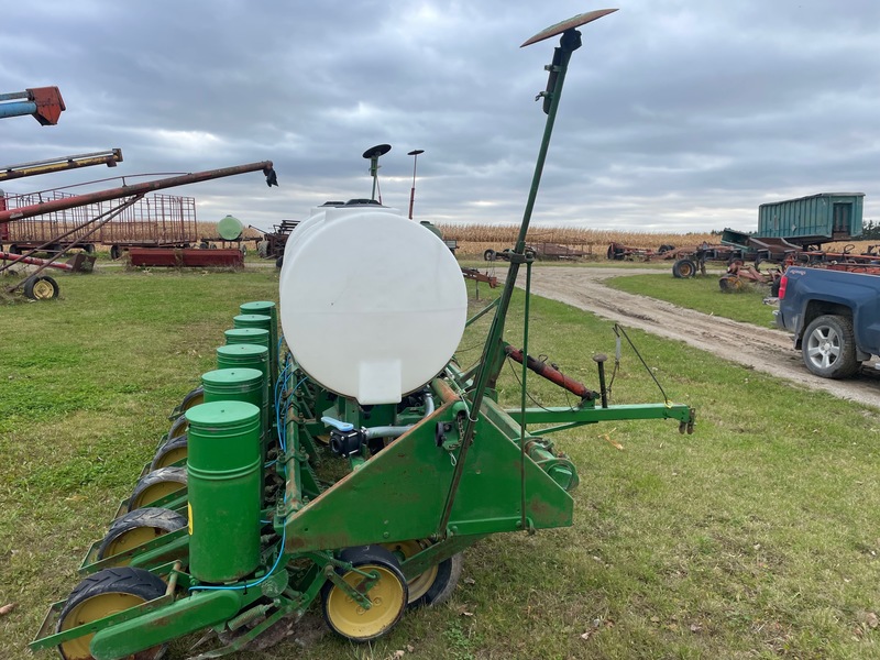 Planting  John Deere Planter with Liquid + Pump | 6 Row, Ground Drive Photo