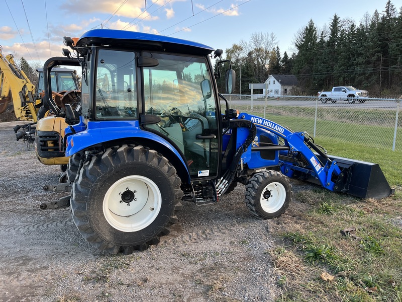 New Holland Boomer 40 Tractor /Cab/Loader - only 150hrs