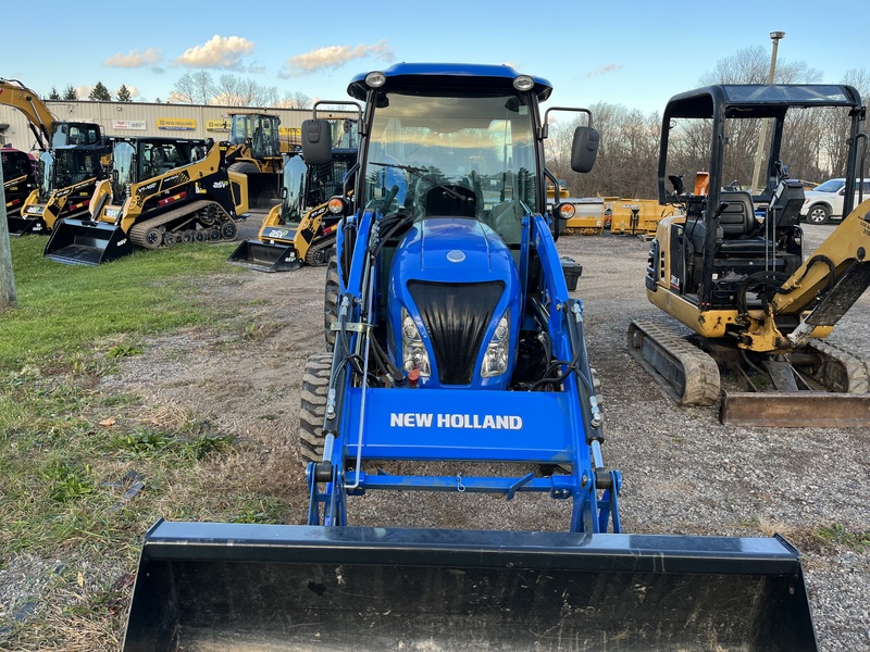 New Holland Boomer 40 Tractor /Cab/Loader - only 150hrs