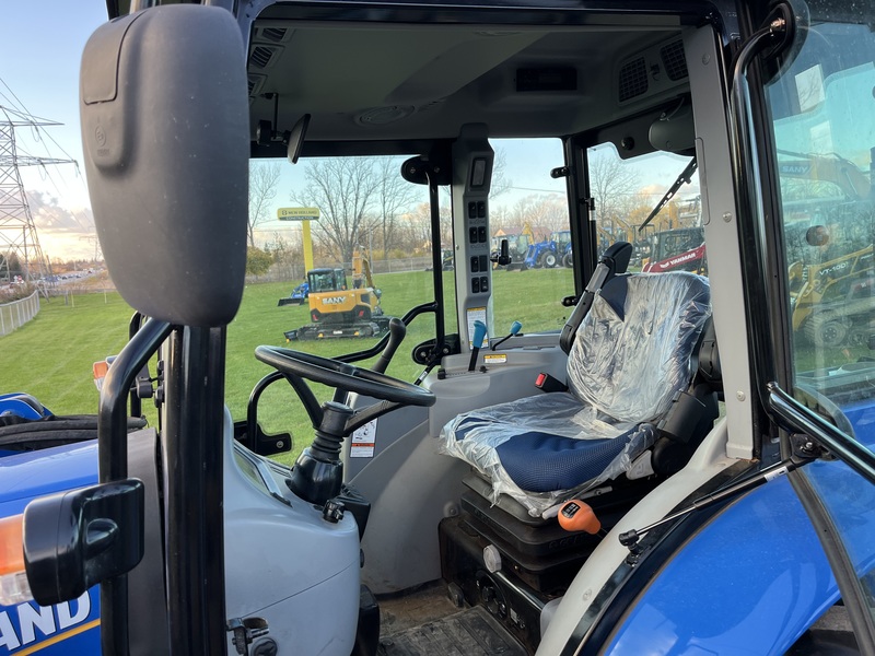 New Holland Boomer 40 Tractor /Cab/Loader - only 150hrs