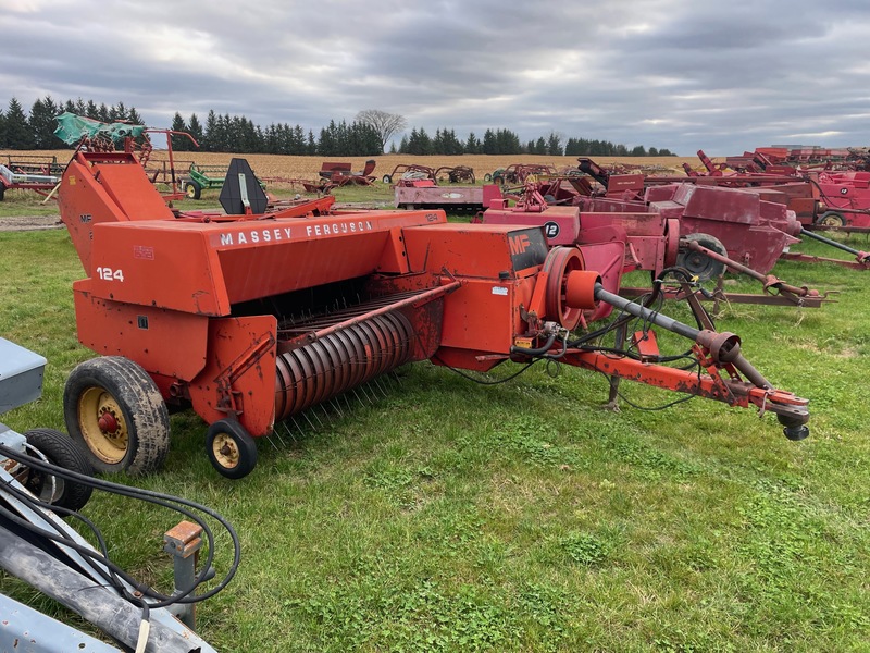 Hay/Forage/Livestock  Massey Ferguson 124 Baler with Thrower Photo