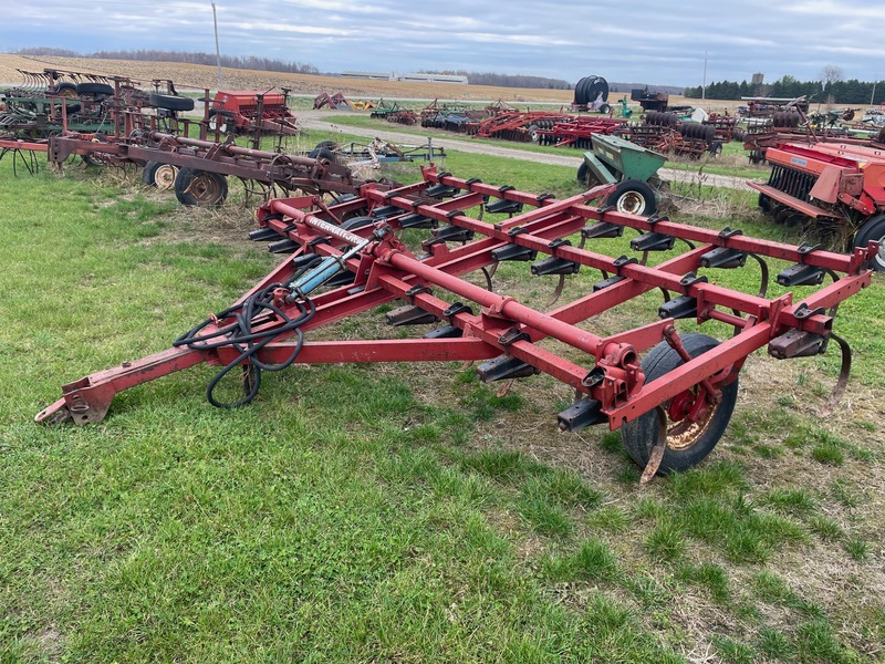 Tillage - Cultivators  International Harvester 45 Cultivator - 13ft - C-Shanks Photo