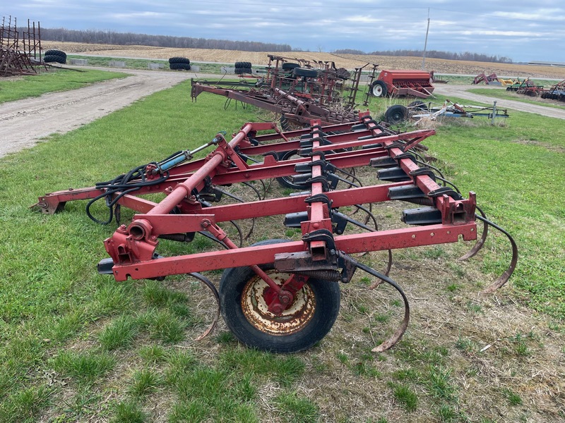 Tillage - Cultivators  International Harvester 45 Cultivator - 13ft - C-Shanks Photo