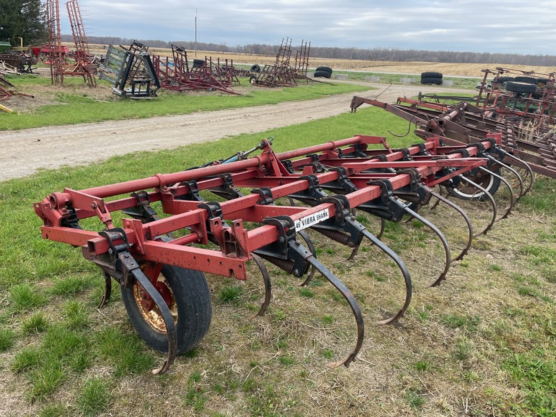 Tillage - Cultivators  International Harvester 45 Cultivator - 13ft - C-Shanks Photo