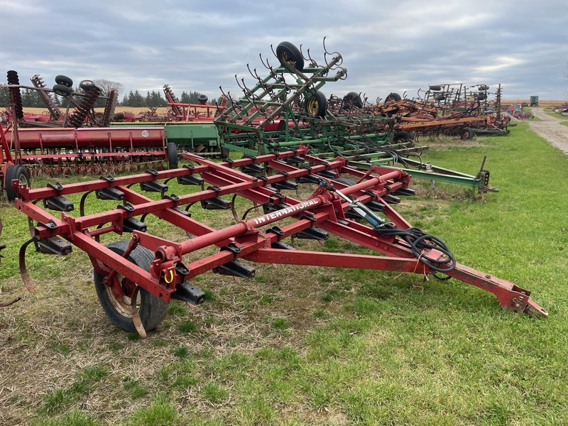 Tillage - Cultivators  International Harvester 45 Cultivator - 13ft - C-Shanks Photo