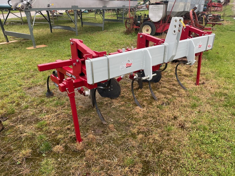 *LIKE NEW* Ro-Star Disc Hiller - 3 Point Hitch - 2 Row