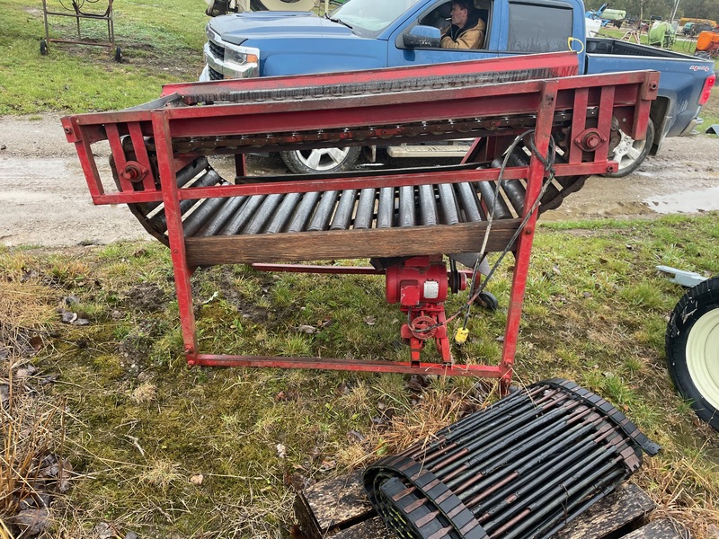 Vegetable Equipment  Electric Roller Conveyer - 26" x 5' Photo