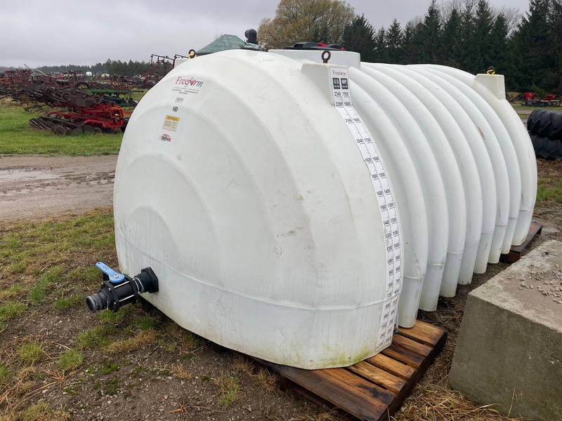 Miscellaneous  Liquid Tank - 2500 Gallons Photo