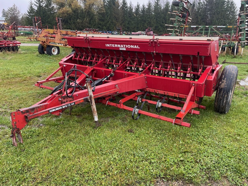 International Harvester 510 Seed Drill Grass Fertilizer - Track Eliminators