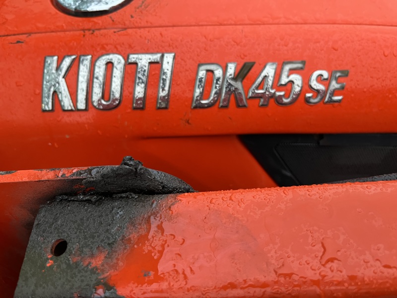 Kioti DK45SE Cab/Loader  