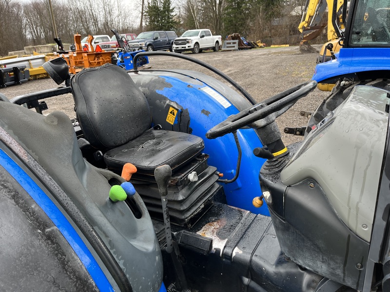 New Holland TN85F Tractor 