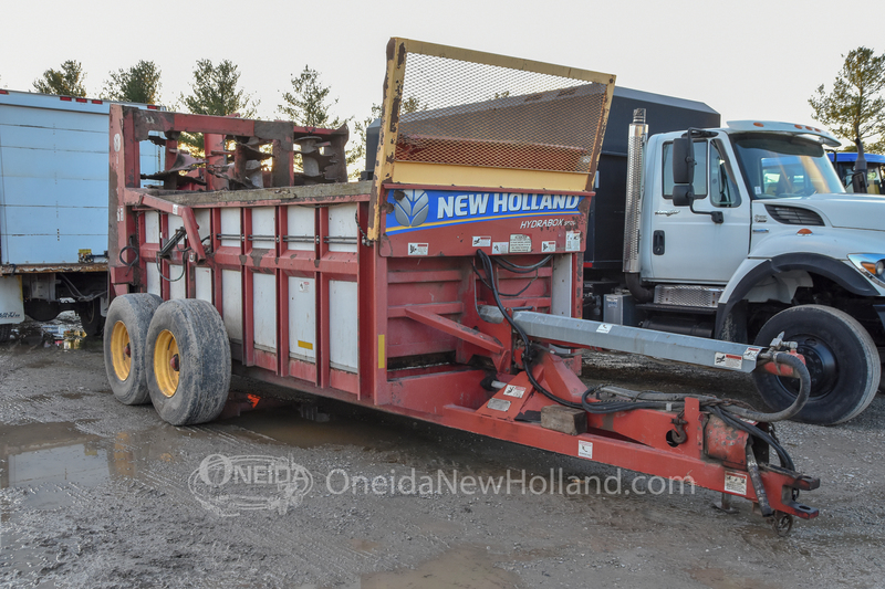 Sprayers & Spreaders  2011 New Holland Hydrabox 550V Manure Spreader Photo