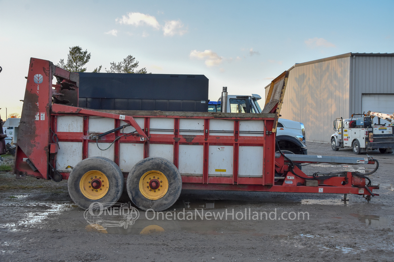 2011 New Holland Hydrabox 550V Manure Spreader