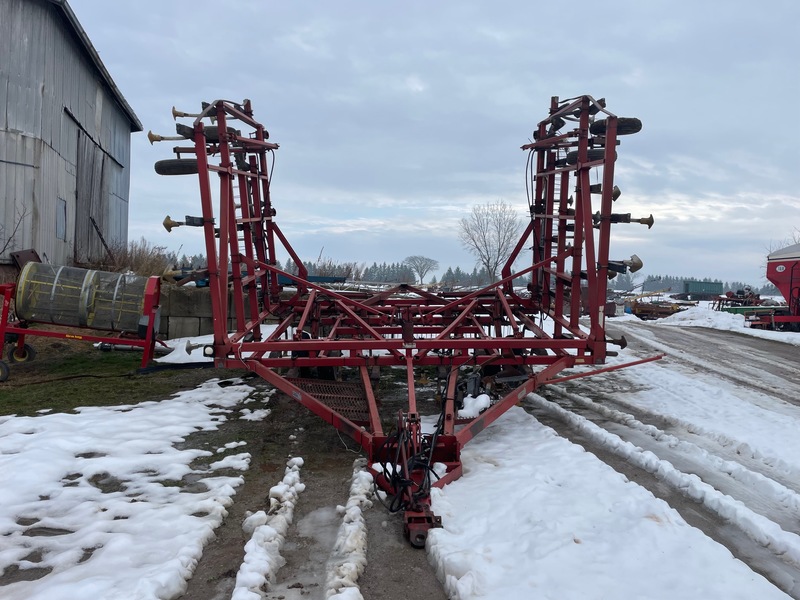 Tillage - Cultivators  Case IH 4900 35ft Cultivator with Finger Harrows Photo