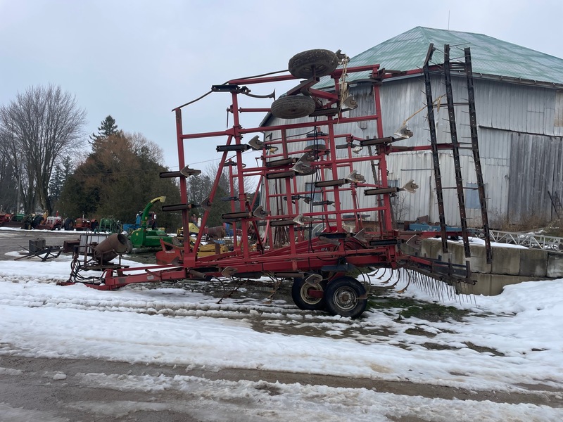 Tillage - Cultivators  Case IH 4900 35ft Cultivator with Finger Harrows Photo