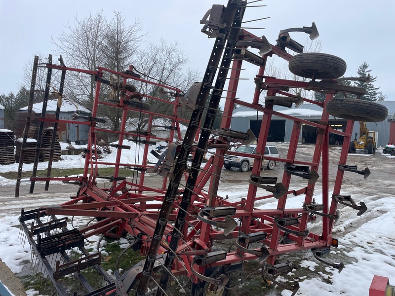 Tillage - Cultivators  Case IH 4900 35ft Cultivator with Finger Harrows Photo