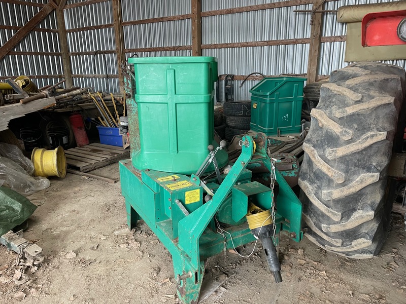 Hay/Forage/Livestock  WIC Small Bale Chopper with Blower - 3pth Photo