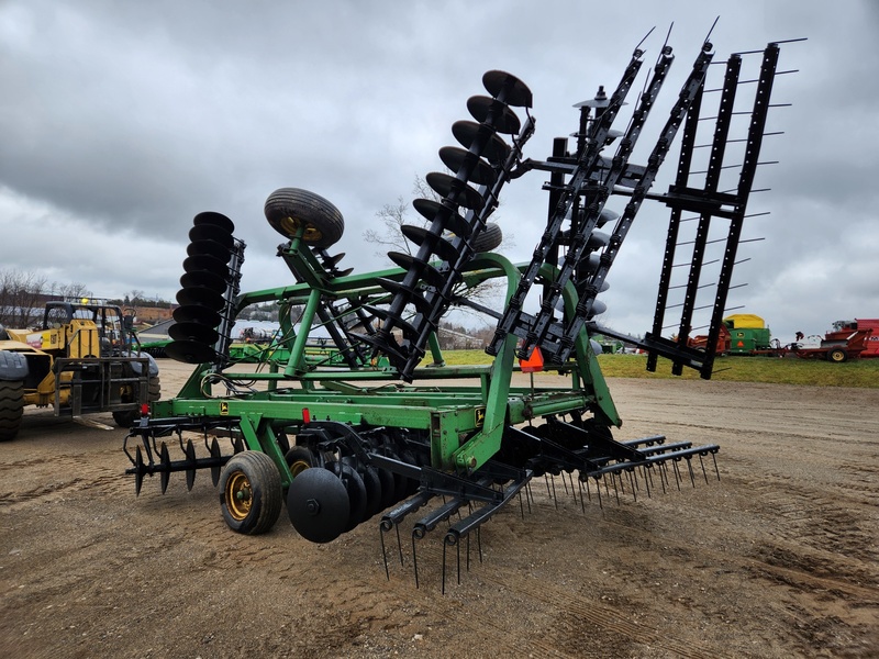 Discs  John Deere 235 Disc Photo