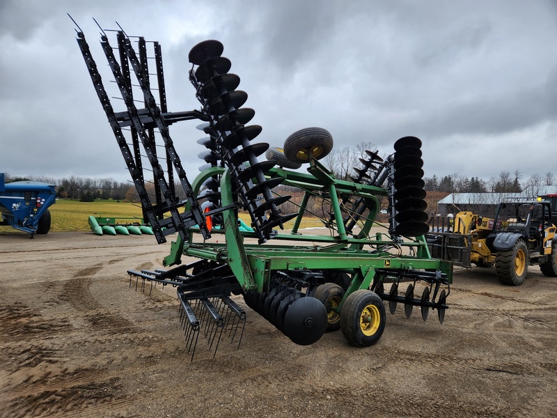 Discs  John Deere 235 Disc Photo