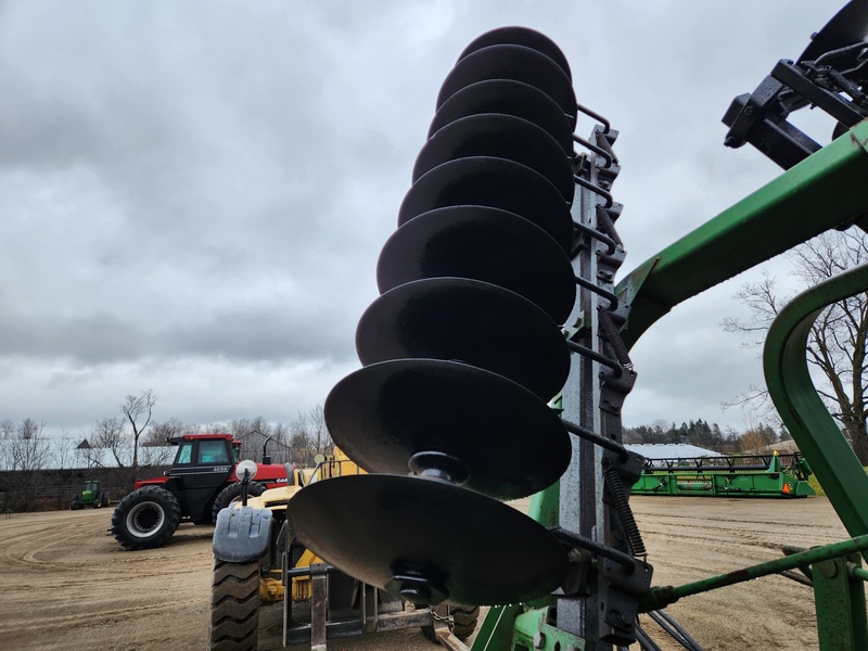 Discs  John Deere 235 Disc Photo