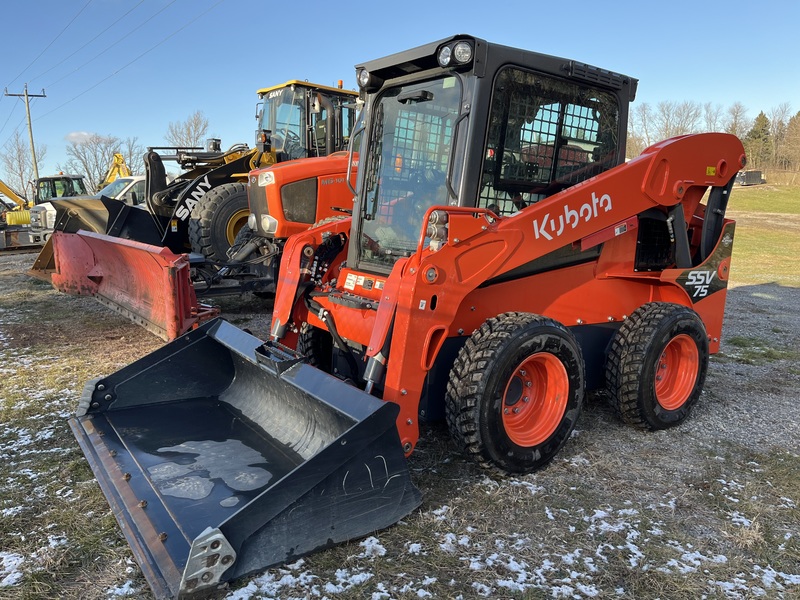 Kubota SSV75 Ski Steer Loader - 38 hours 