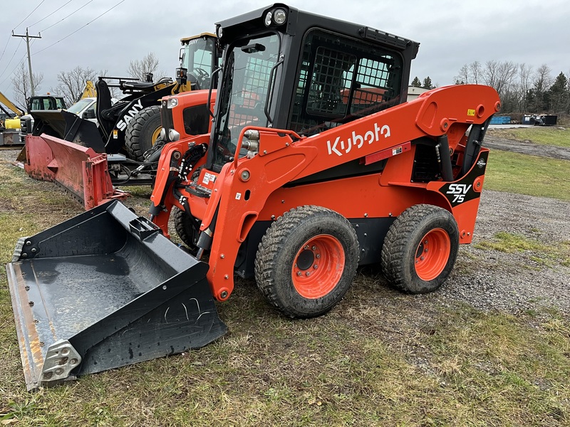 Kubota SSV75 Ski Steer Loader - 38 hours 