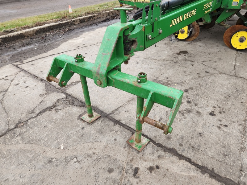 Planting Equipment  John Deere 7200 Planter  Photo