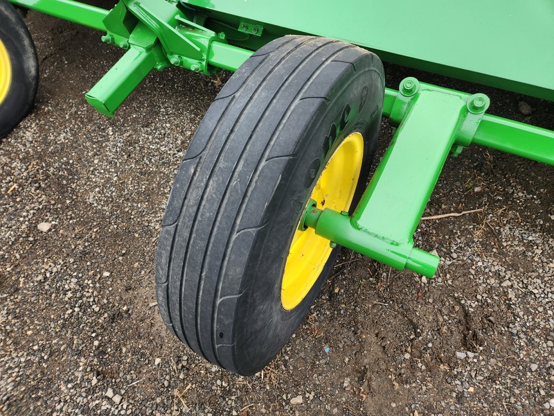 Mowers  John Deere 520 Stock Chopper Photo