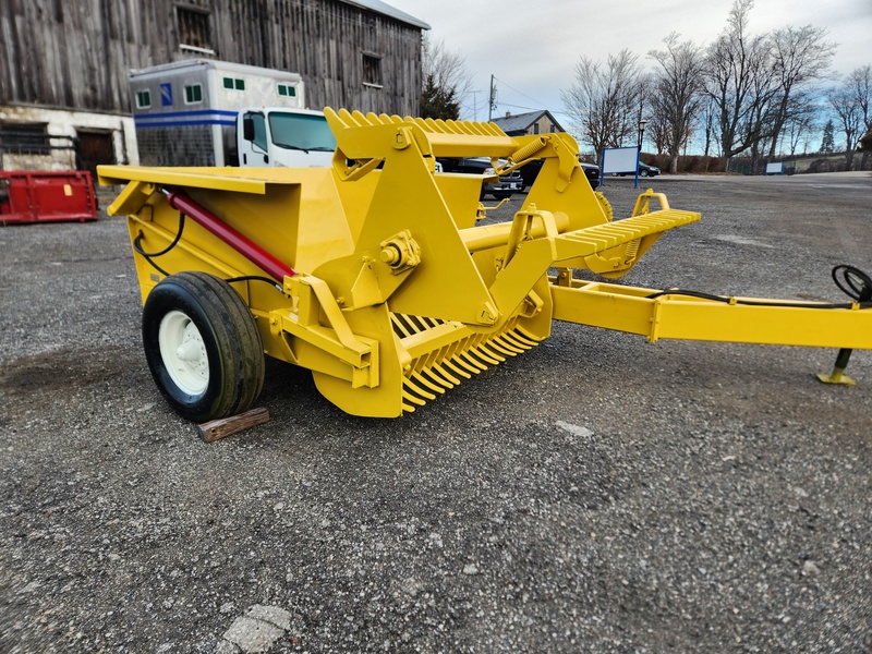 Rock Pickers and Rock Rakes  Degelman 570 Rock Picker Photo