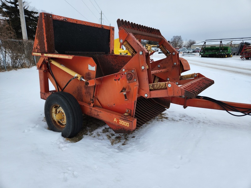 Rock Pickers and Rock Rakes  Leon 3000 Rock Picker  Photo