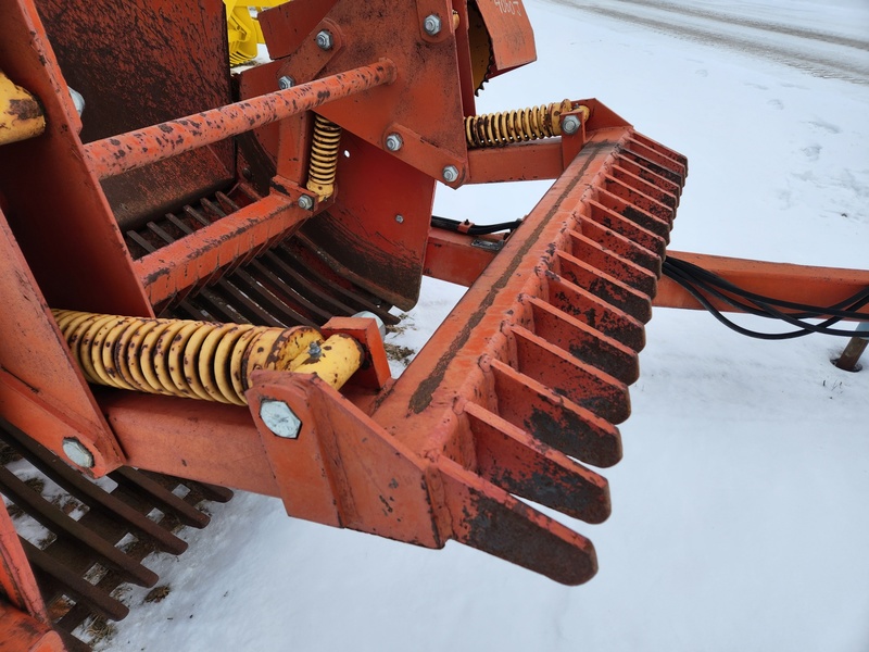 Rock Pickers and Rock Rakes  Leon 3000 Rock Picker  Photo