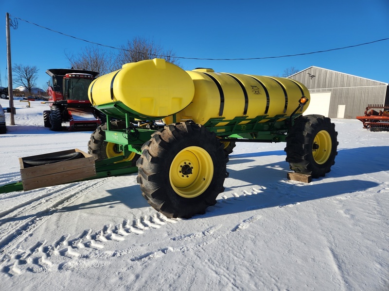 Planting Equipment  Yetter 2000 All Steer Cart  Photo