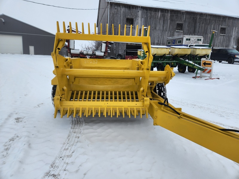 Rock Pickers and Rock Rakes  Degelman 570 Rock Picker Photo