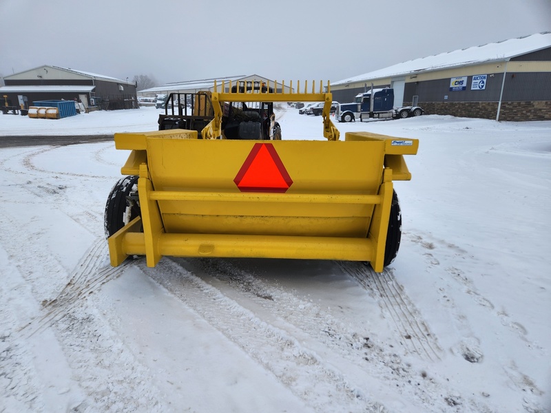 Rock Pickers and Rock Rakes  Degelman 570 Rock Picker Photo