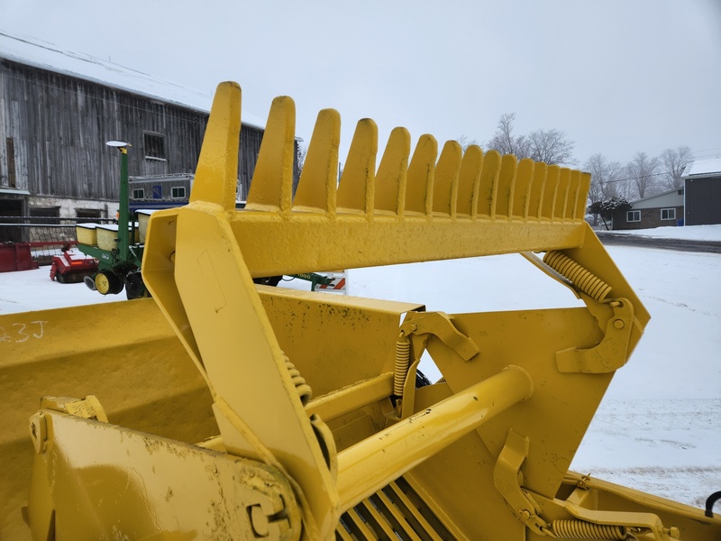 Rock Pickers and Rock Rakes  Degelman 570 Rock Picker Photo