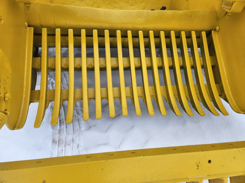 Rock Pickers and Rock Rakes  Degelman 570 Rock Picker Photo