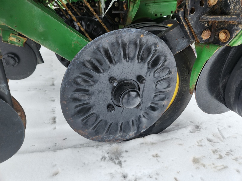 Planting Equipment  John Deere 7000 Planter  Photo