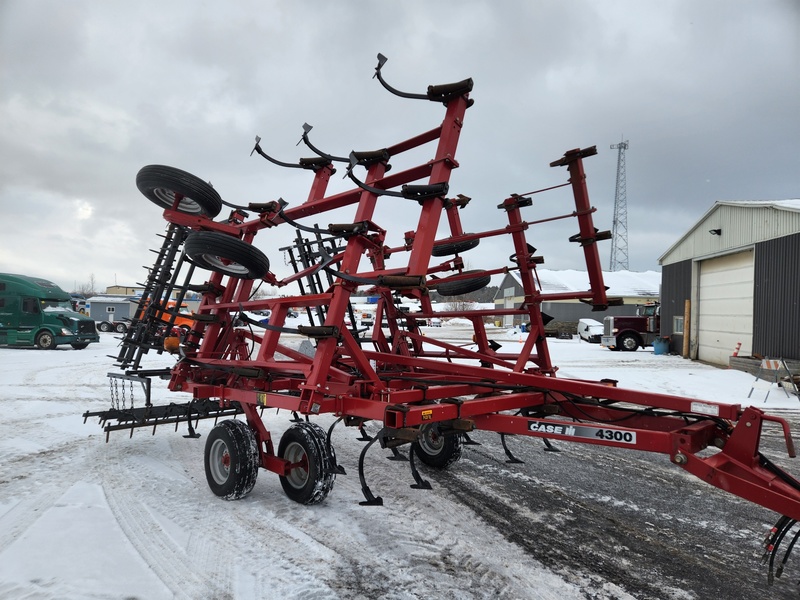 Case IH 4300 Cultivator 