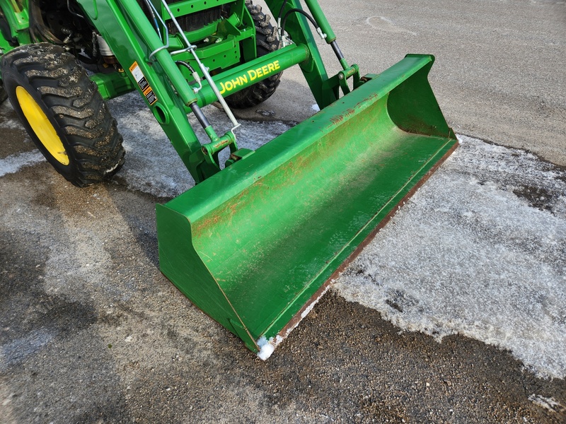 Tractors - Compact  John Deere 4052R Tractor Photo