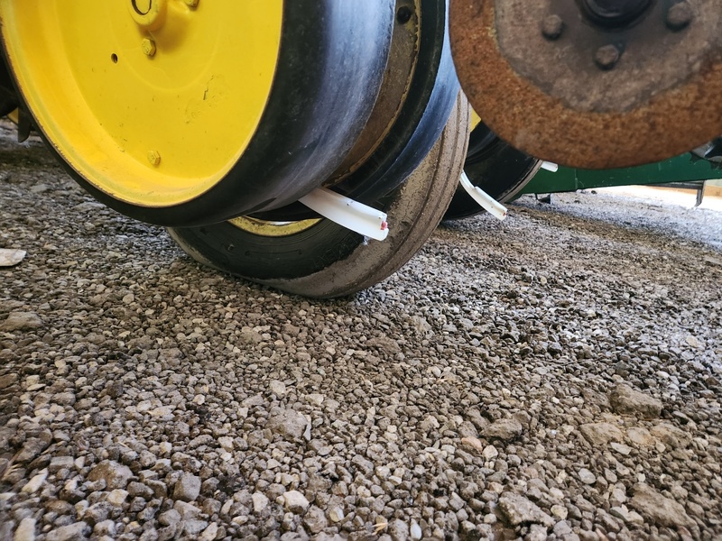 Planting Equipment  John Deere 7200 Planter  Photo