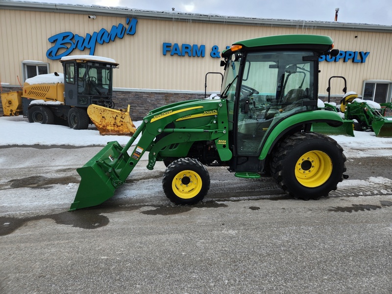 John Deere 3520 Tractor 