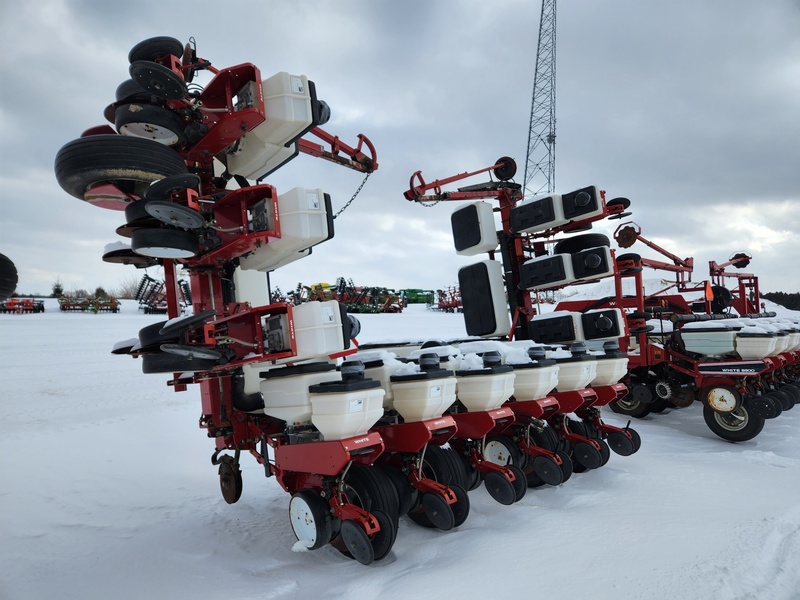 Planting Equipment  White 6122 Planter Photo