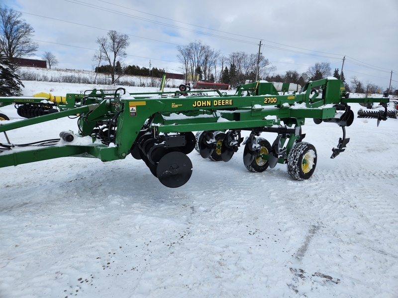 John Deere 2700 Disc Ripper