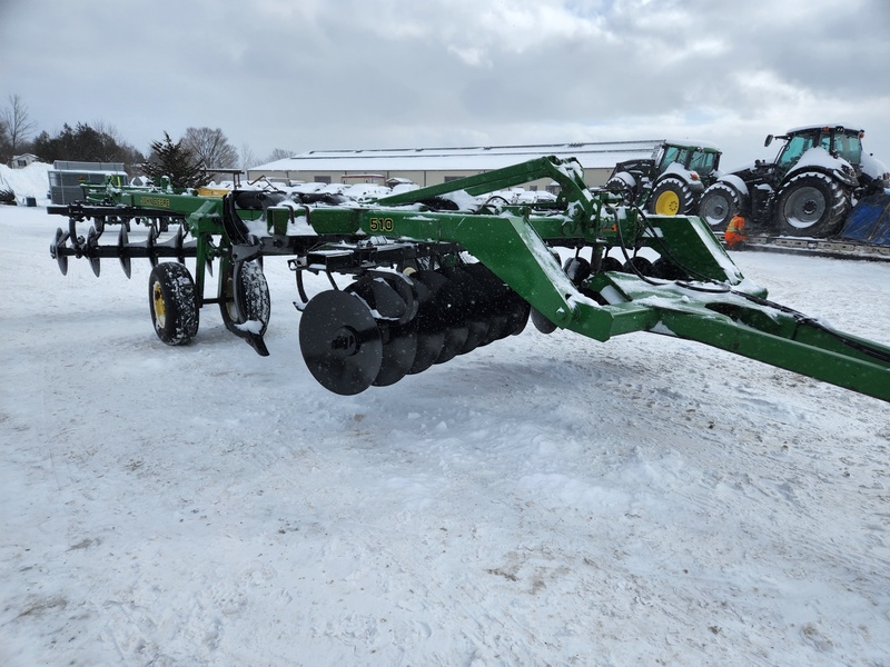 Tillage Equipment  John Deere 510 Disc Ripper Photo